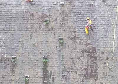 cordistes sur le barrage de Sainte-Engrâce